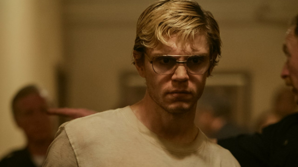 Сериал про Джеффри Дамера от Netflix собрал более 1 млрд часов просмотров — EcoGamer Сериал про Джеффри Дамера от Netflix собрал более 1 млрд часов просмотров