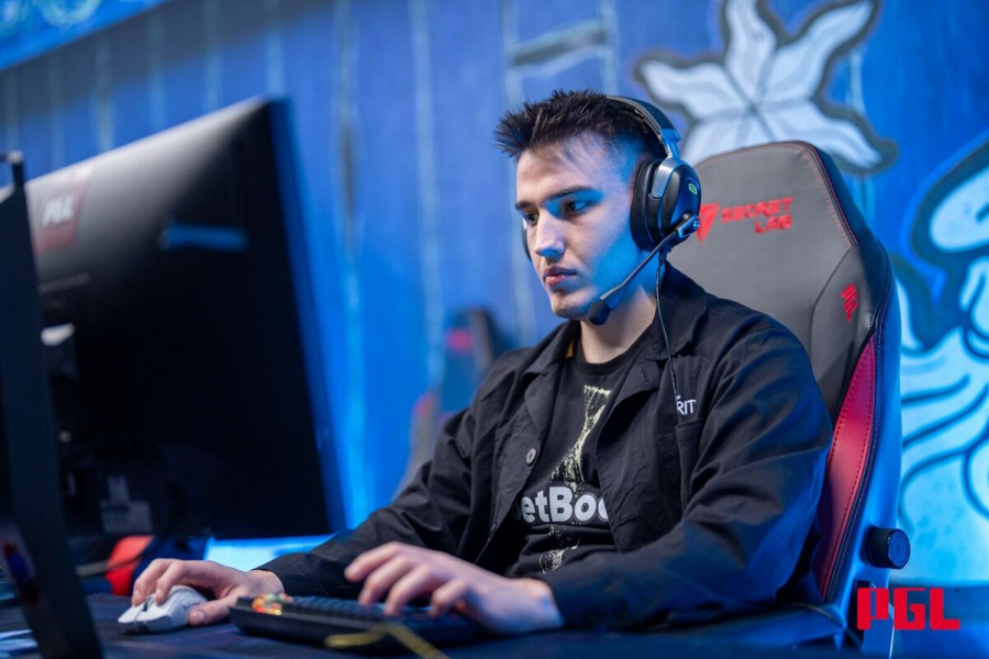 Игроки Team Spirit по Dota 2 рассказали об азиатских пабликах и разобрали поражение от MOUZ Игроки Team Spirit по Dota 2 рассказали об азиатских пабликах и разобрали поражение от MOUZ